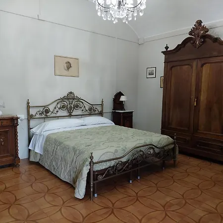 Casa Del Grande Vecchio 2 3* 아이라스카